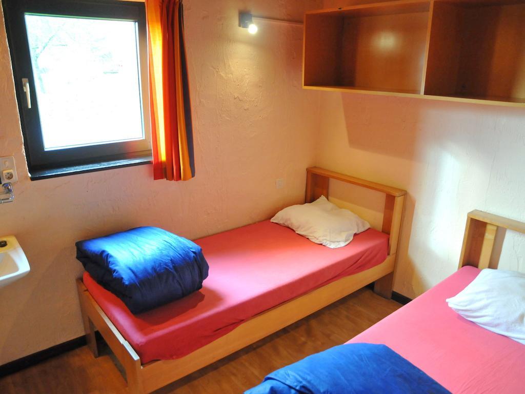 Vallee De Rabais Hotel Virton Quarto foto